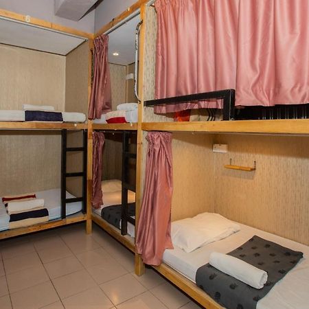 הוסטל קוטה קינבלו Escape Backpackers Kk מראה חיצוני תמונה