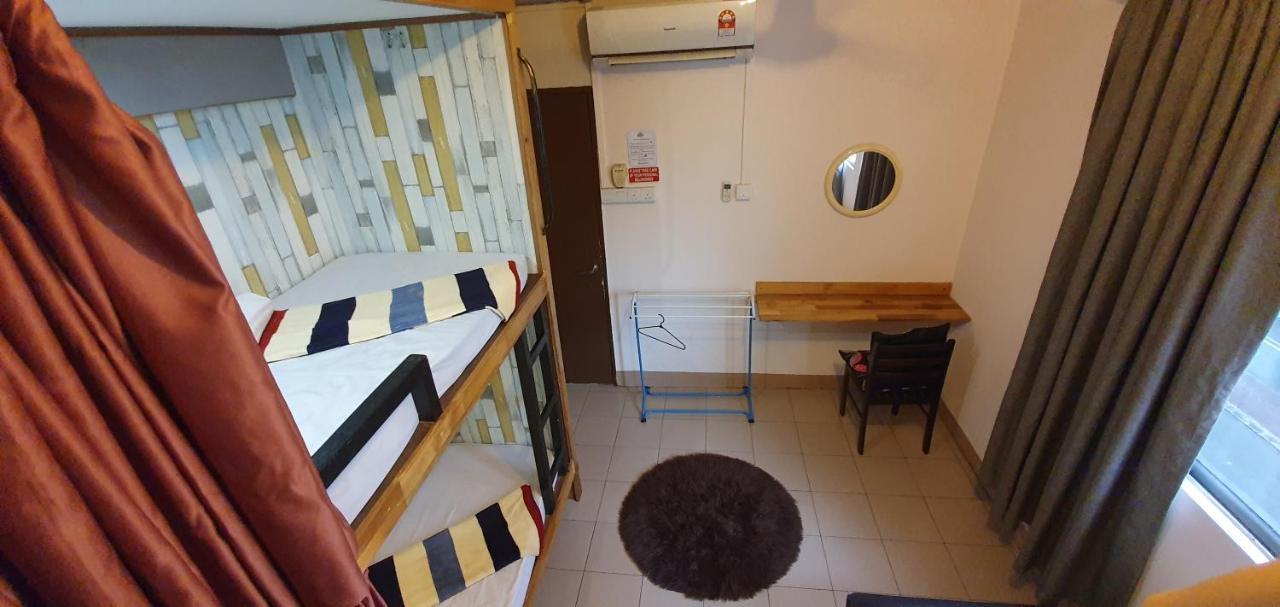 הוסטל קוטה קינבלו Escape Backpackers Kk מראה חיצוני תמונה