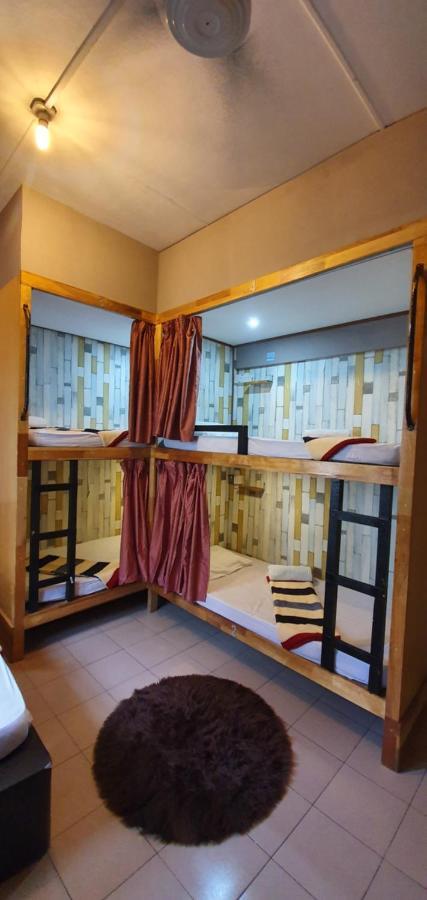 הוסטל קוטה קינבלו Escape Backpackers Kk מראה חיצוני תמונה