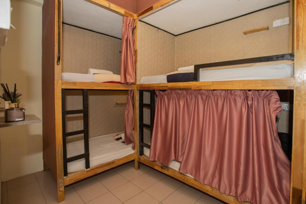 הוסטל קוטה קינבלו Escape Backpackers Kk מראה חיצוני תמונה